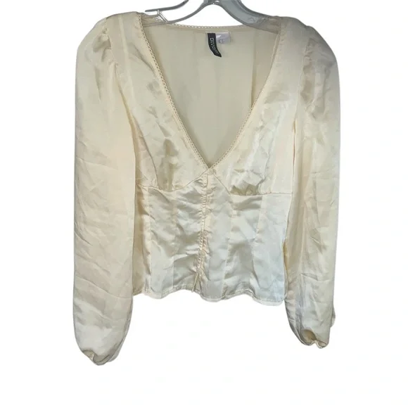Divided Elegant Blouse Small Cream Fitted with Puff long Sleeves Vee neckline - Picture 2 of 9
